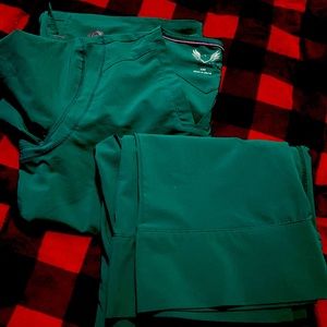 Smitten XS teal green scrub Set with pink accents womens